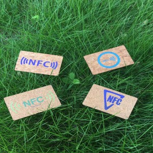 Carte de chambre en bois