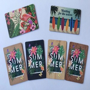 Carte de chambre en bois