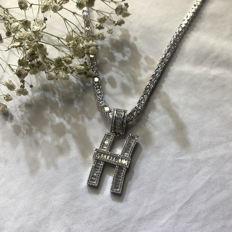Collier de pendentif en diamant de Lady Creative Metal Lettre de diamant