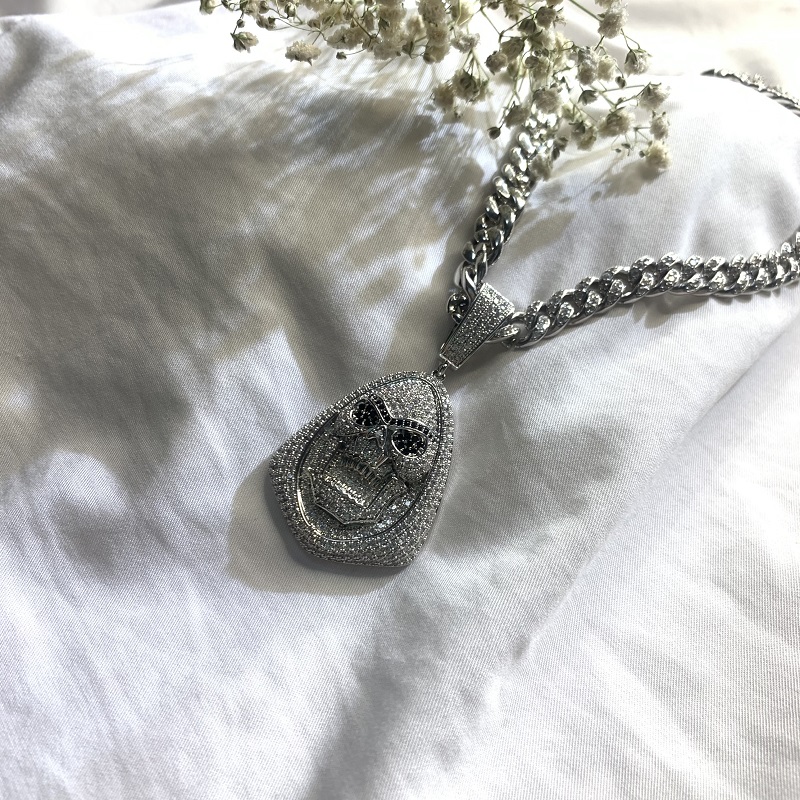 Lanouvelle tête de démon de zircon à hip-hop-incrustée ressemble à un collier de diamant