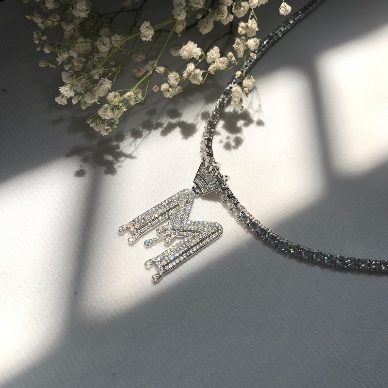 Pendentifs de lettresnouvellement conçues incrustées avec pendentif zircon bijoux bijoux de mode de bijoux