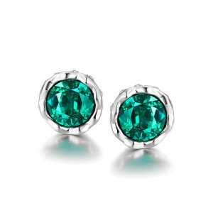 La version coréenne des boucles d\'oreilles rondes simples