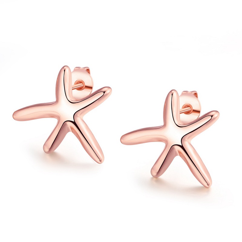 Mode et petites boucles d'oreilles