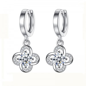 Boucles d\'oreilles de trèfle à quatre feuilles