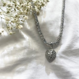 Pendentif de tête de lion de hip hop en plaqué or véritable avec collier à chaîne cubaine (petit)