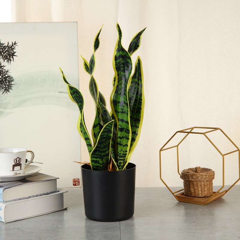 Plante artificielle réaliste de haute qualité en pot pour décorer en intérieur et en plein air