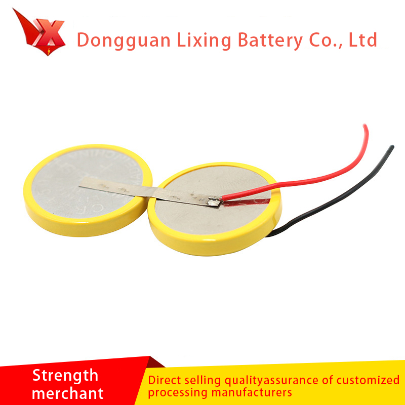 Batterie spéciale du fabricant de la batterie pour petite lampe de poche CR2032 Bouton 3.0V Bouton de soudure de la batterie Combinaison de traitement de la jambe