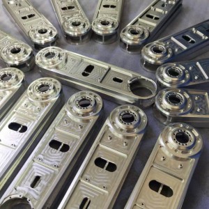 Armoiries robotiques, pièces d\'équipement, pièces robolortiques, pièces d\'usinage CNC, tour CNC, fraisage CNC, tournage CNC