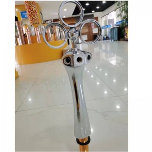 Brouillon de la tour de bière avec un robinet ou trois robinet