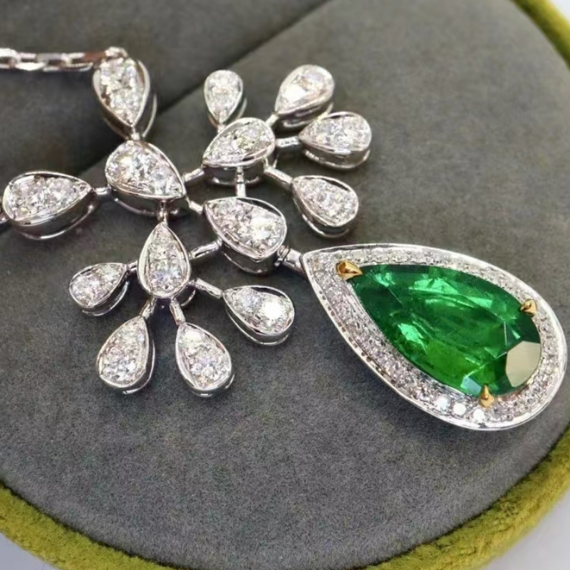 Nouveau design en or 18k personnalisé avec collier émeraude 2.00ct avec certificat d'inspection de guilde