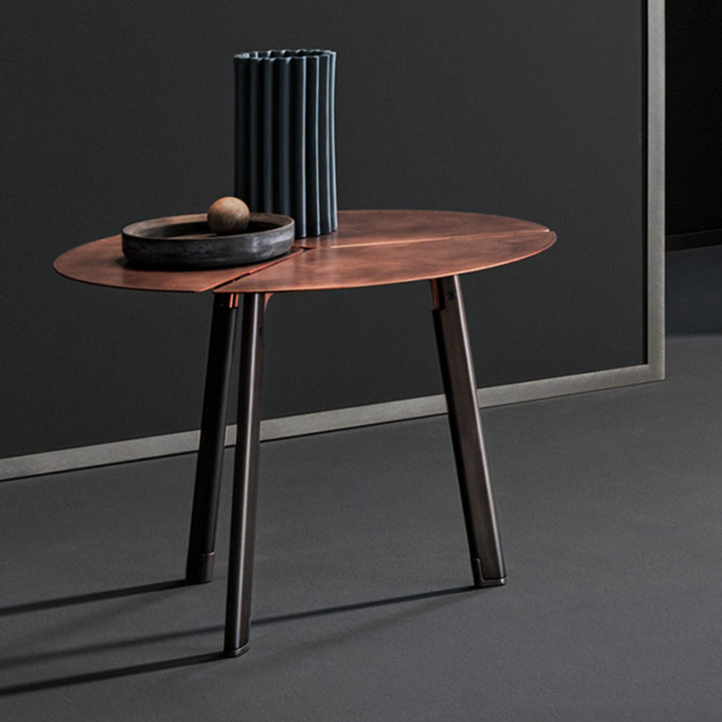 Italien Table d'appoint minimaliste à 3 jambes rustique Antique Graphite en acier en acier rond