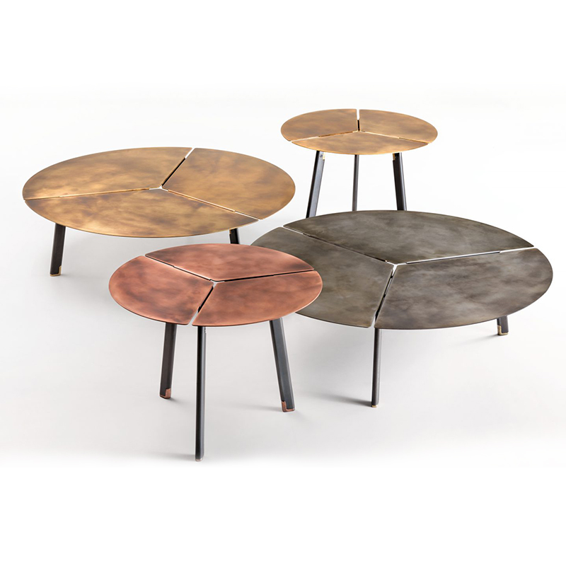 Italien Table d'appoint minimaliste à 3 jambes rustique Antique Graphite en acier en acier rond