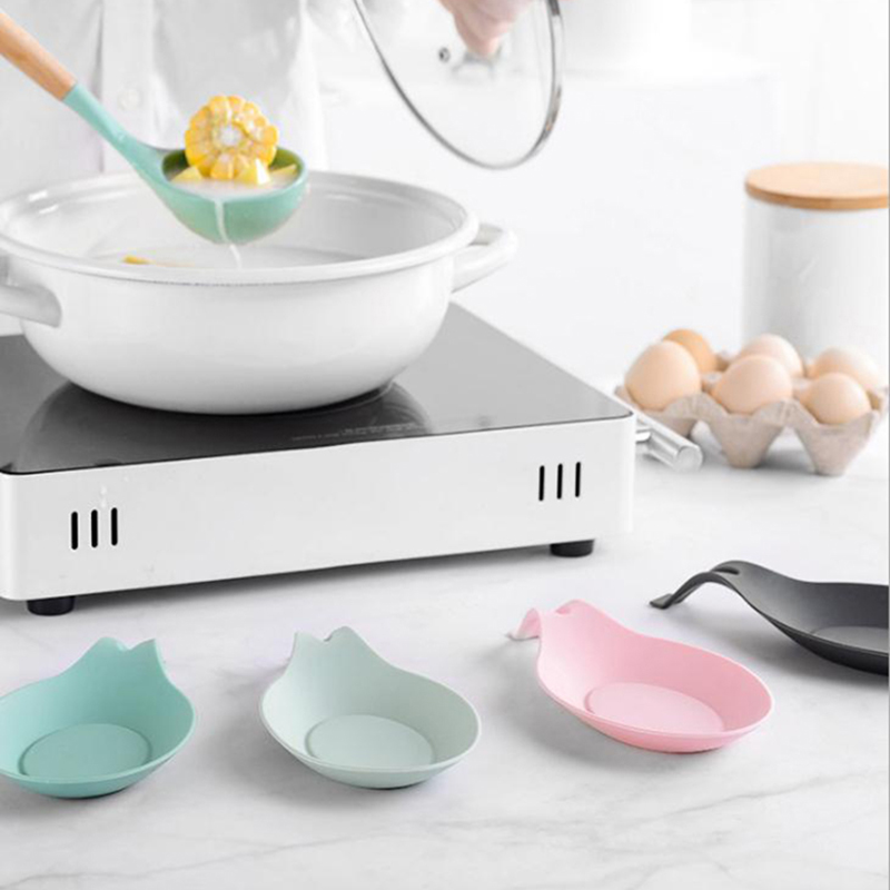 Gardin de cuisine en gros de la chaleur porte-cuillère de forme d'amande de forme d'amande la louche à la cuillère en silicone repos