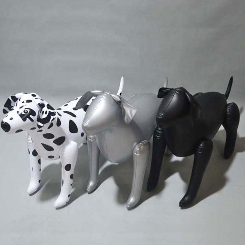 Publicité des accessoires de compagnie gonflables modèles de chien jouet pour la maison décoration