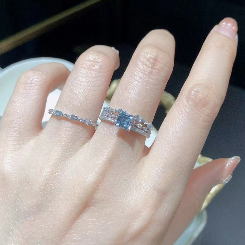 Aquamarine Double Design Gemstone Ring pour fille