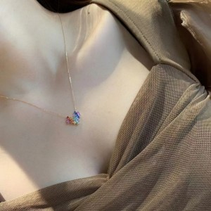Bijoux tuochen Nouveau collier de coeur arc-en-ciel sapphir coloré 18k