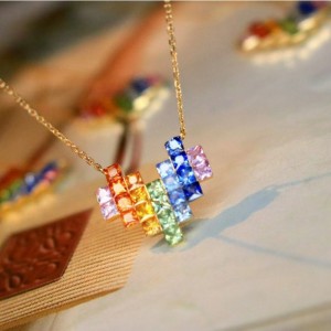 Bijoux tuochen Nouveau collier de coeur arc-en-ciel sapphir coloré 18k