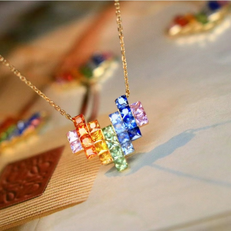 Bijoux tuochen Nouveau collier de coeur arc-en-ciel sapphir coloré 18k