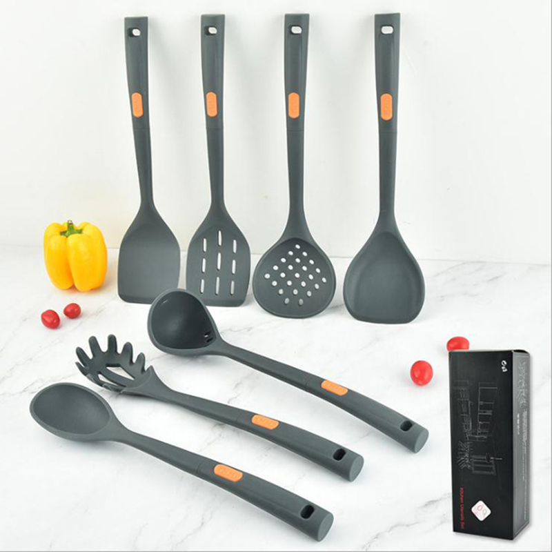 Nouveaux accessoires de cuisine résistants à la chaleur 7 pièces de cuisine de cuisine en silicone