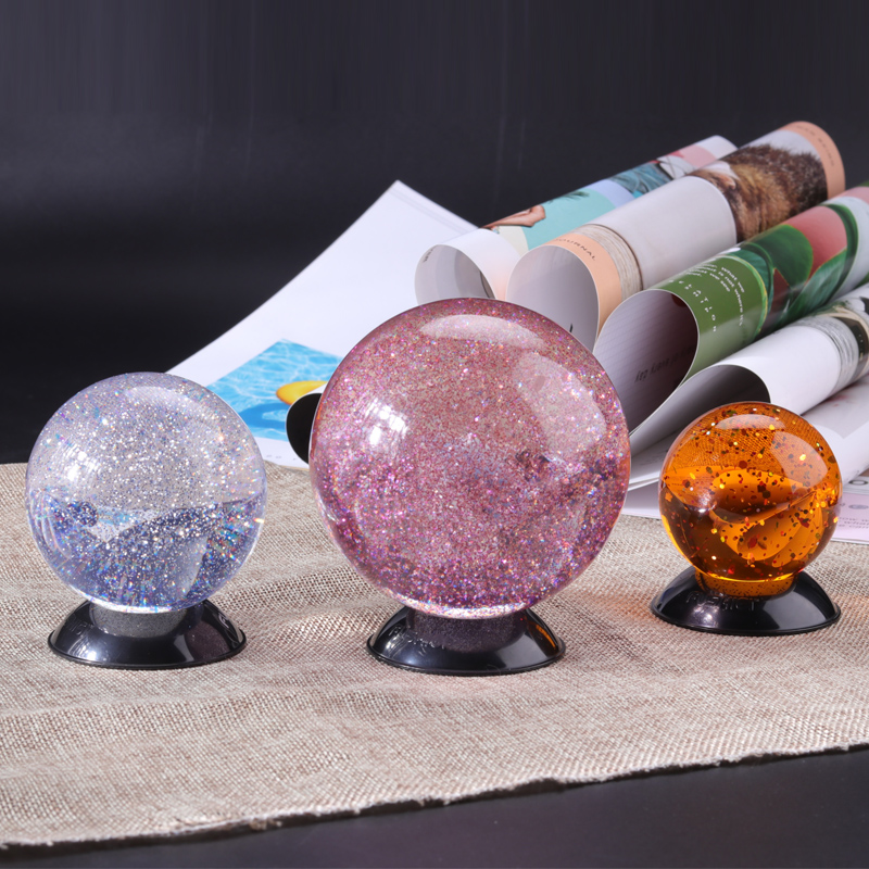 Décoration en gros d'usine poudre de paillettes maison à l'intérieur de la boule de cristal en plastique acrylique