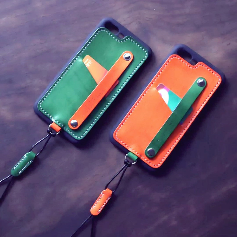 Convient pour les étuis de protection Iphone 8. Il est fait de peau de veau. La valise est conçue avec une sangle à main. Boîtier en caoutchouc souple importé TPU + PC 2 en 1, résistant aux chutes et aux rayures