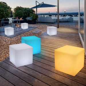 LED Luminous Cube Light Creative Outdoor Tabouret imperméable KTV Square Chair Bar Tabouret Concer pour l\'atmosphère de l\'événement Présentation de l\'atmosphère