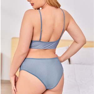 Ensemble de lingerie découpée en insert en dentelle