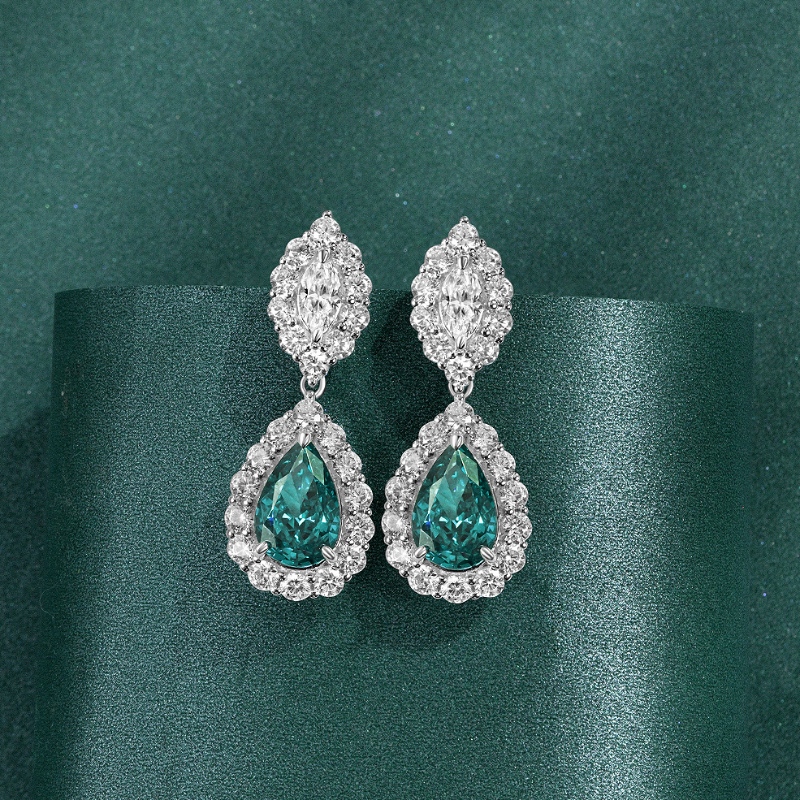 Boucles d'oreilles en diamant de diamant à haut carbone à paraiba synthétique coupées en carbone