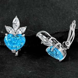 Clip d\'oreille en forme de cœur en forme de cœur