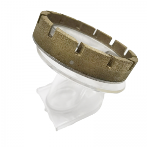 Couvrir la roue de bordure en verre