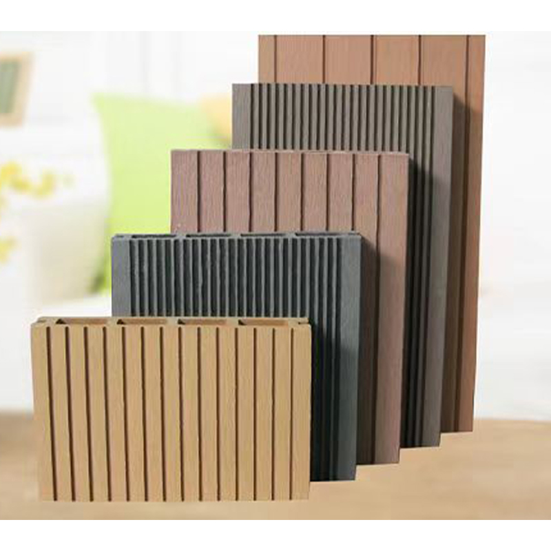 Nouveau prix de bonne qualité à bas prix WPC Flooing d'ingénierie carreaux de terrasse extérieurs Tile composite en plastique en bois