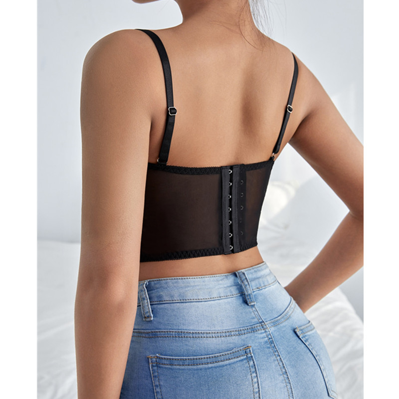 Top de camie en dentelle à contraste solide avec une jarretière