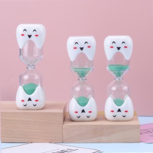 Nouveau brossage créatif 2 minutes 3 minutes horloge de sable pour les enfants en forme de sablier en forme de smile de brossage de brossage en plastique
