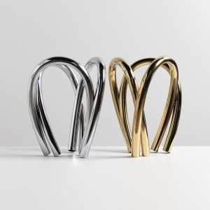 Vase à arc métallique