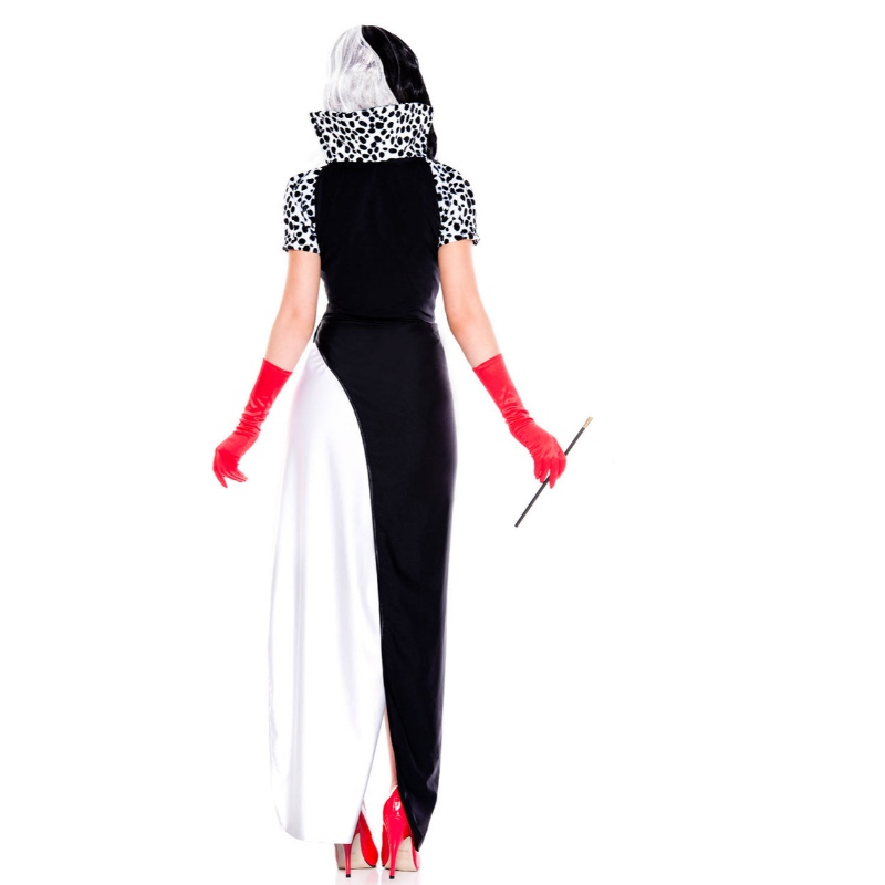 Un costume cruel de voyou.