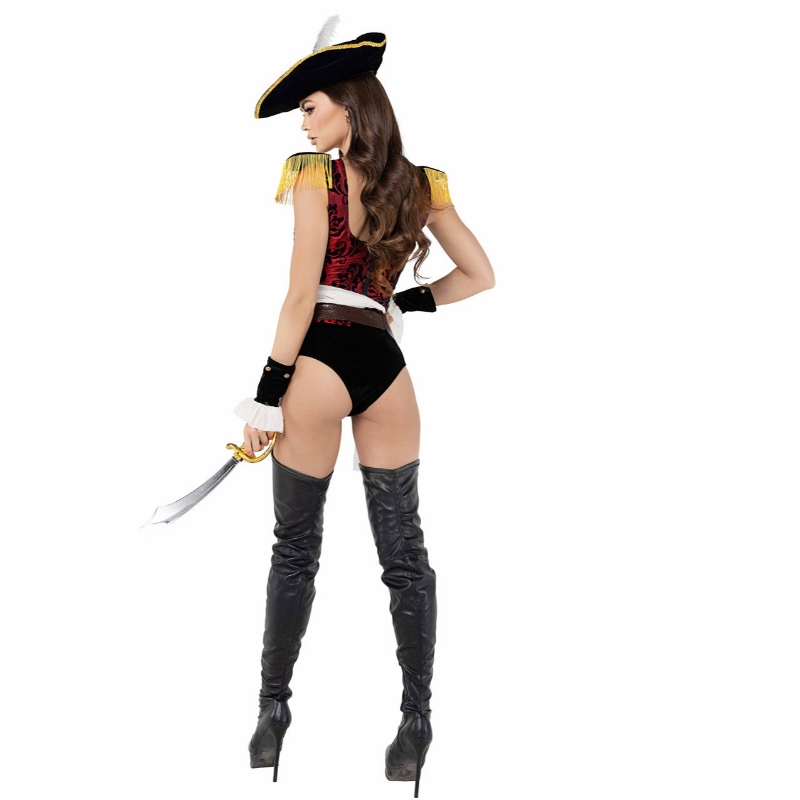 Playboy pirate costumes en haute mer
