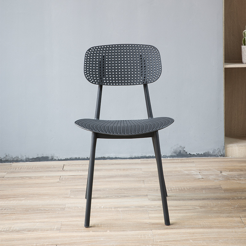 L'usine vend des chaises en plastique PP, des chaises de restaurant durables et des meubles de maison modernes à bas prix
