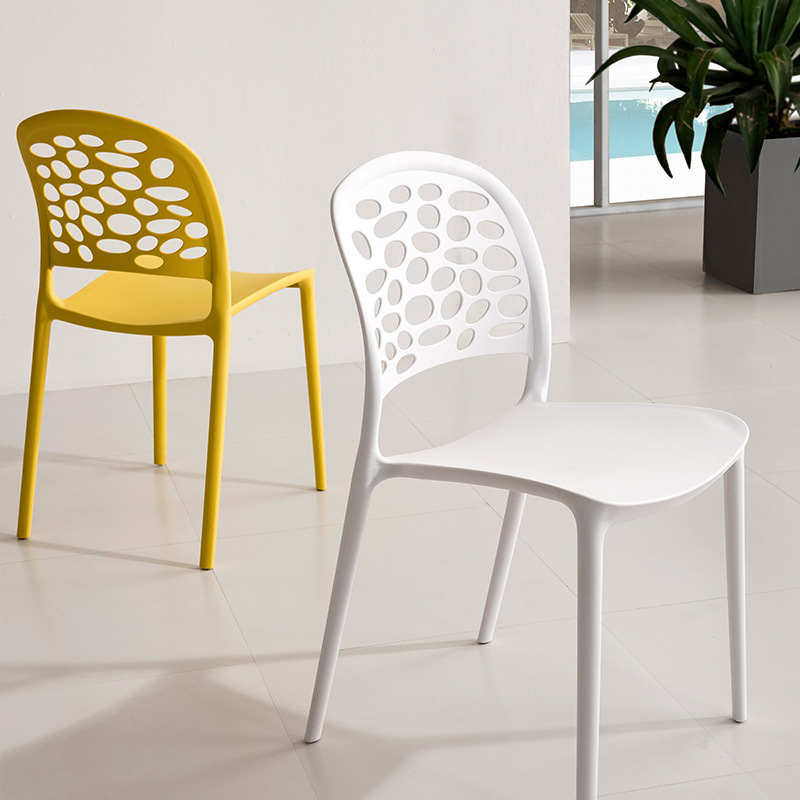 Factory Wholesale Restaurant moderne en plastique empilable Plastique Chaises de salle à manger colorées Chaises de bras pour restaurant