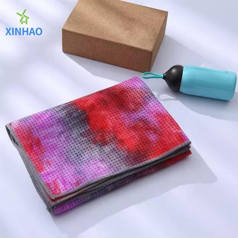 Serviette de yoga à protection environnementale antidérapante Tie-dye serviette en gros, serviette de tapis de yoga à haute température à haute température douce et absorbant la sueur, idéale pour le yoga à haute température, le Pilates, le fitness