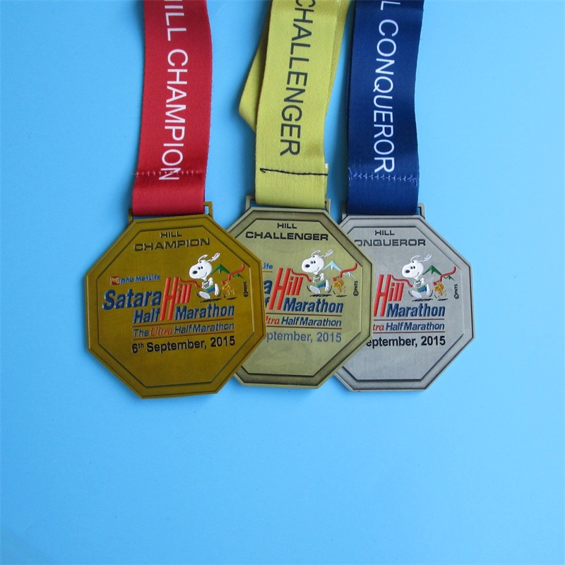 Médailles sportives fabricants de médailles en cuivre en argent en or plaqué en métal