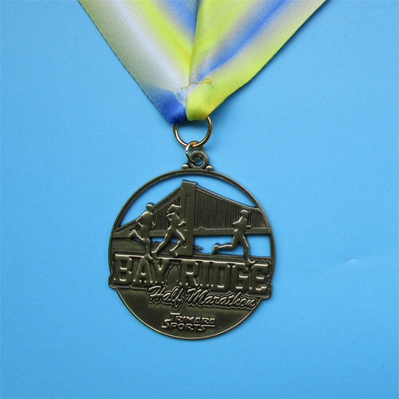 Running Man Special Design Medals Hollow Cool plaqué or Nouveau Marathon Awards Médailles