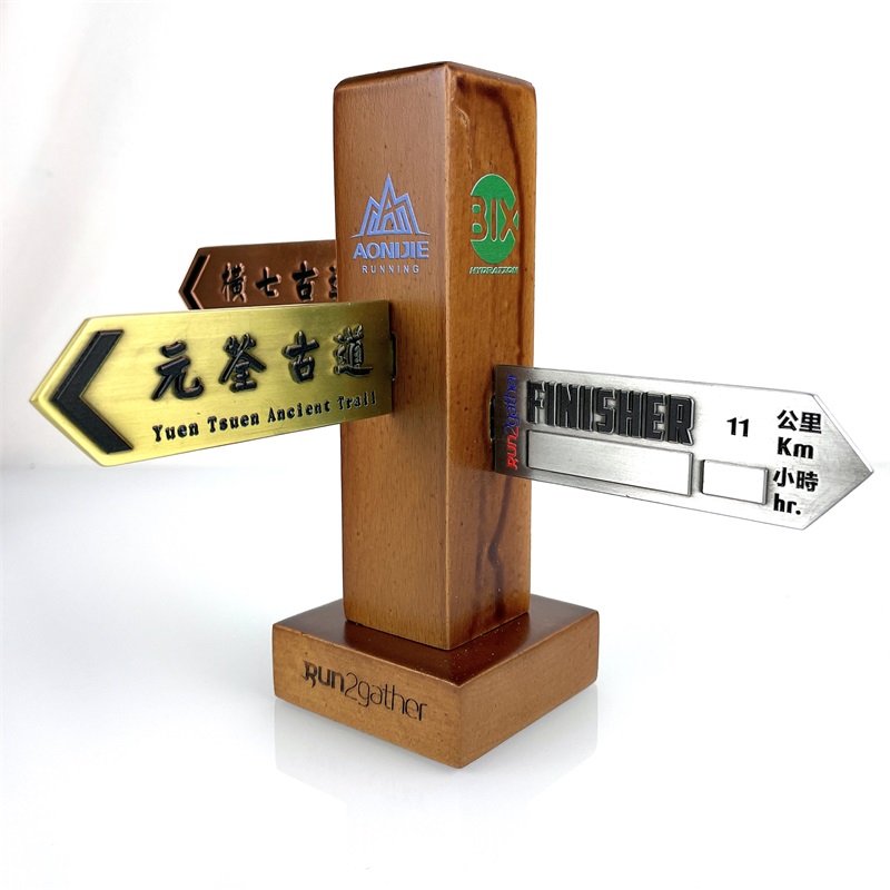 Triathlon de triathlon en métal 3D 3D Marathon Running Médailles de sport Trophies et médailles de médailles personnalisées