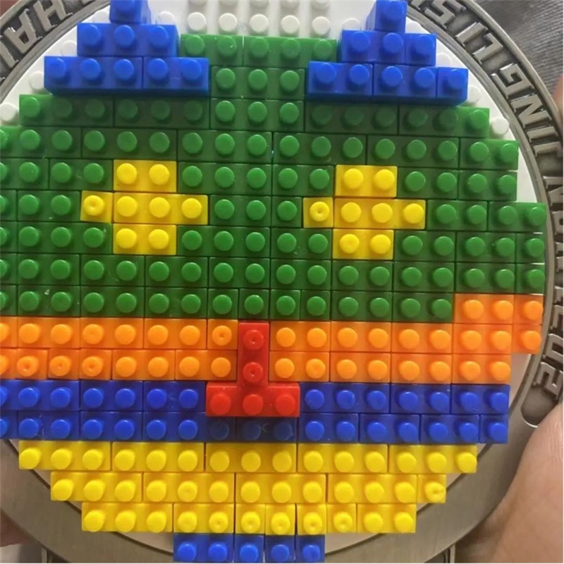 Designs de médailles de récompense LEGO jouant un pendentif médaillon