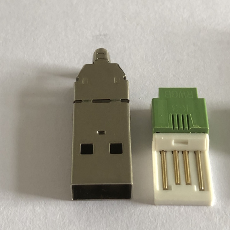 Adaptateur de bricolage PC 3-en-1 de type USBnickelé.