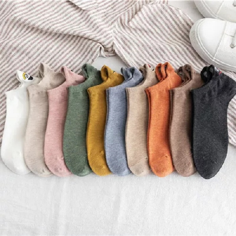 Chaussettes de printemps et d'automne amateurs de broderie