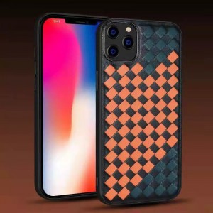 Il convient au boîtier de téléphone mobile iPhone 14Pro d\'Apple. Il s\'agit d\'un étui de protection de téléphone en cuir coloré à la main à la mode à la mode avec une bonne résistance à la chute et une résistance aux rayon...