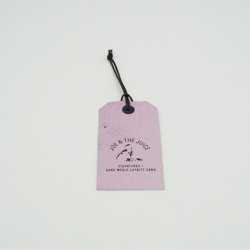Étiquette d'étiquette Imprimer des vêtements de tag de conception et de production