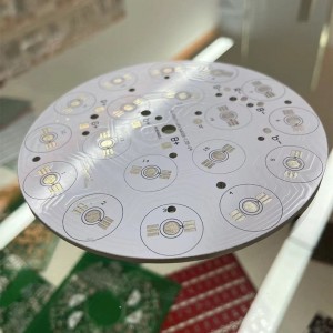 Haute qualité LED aluminium PCB avec d\'excellentes propriétés de dissipation thermique