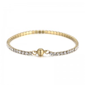 L\'Europe et les États-Unis Tendance Titanium Steel Square Zircon ins Wind Ornements Hand Ornements en acier inoxydable Plaw de pierre à une seule rangée Diamond femelle Magnet Boucle Boucle