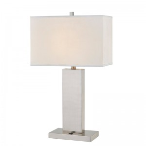 Lampe de table de la suite hospitalière à la salle d\'hôtes